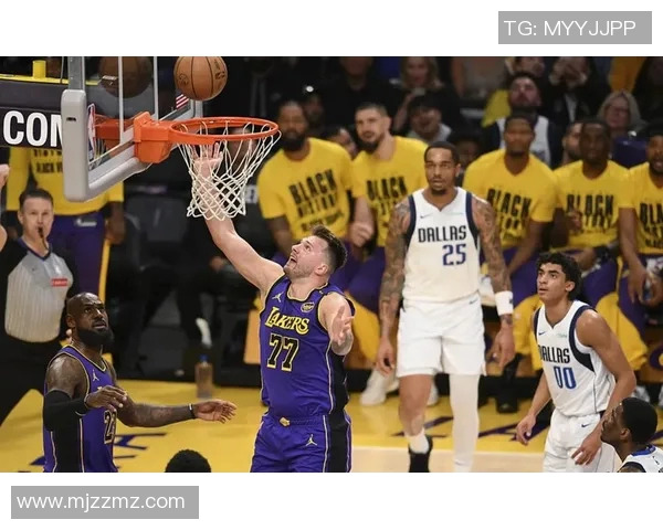 湖人胜独行侠,詹姆斯三双表现令人惊叹 湖人胜独行侠,詹姆斯三双表现令人惊叹